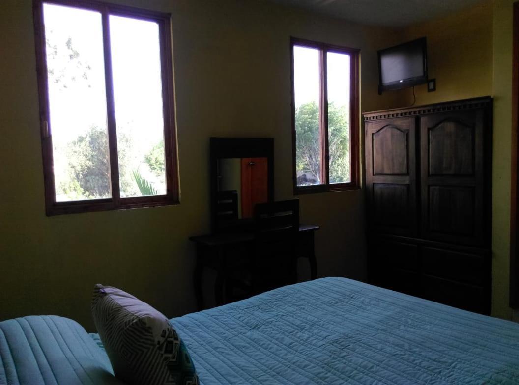 Hotel Posada Don Vasco Исмикильпан Экстерьер фото